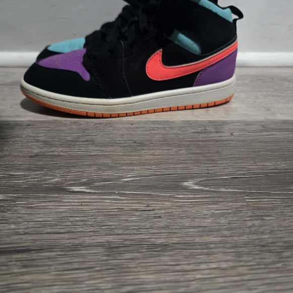 Nike Air Jordan 1 Mid "Candy" Sneakers - Picture 3 of 5